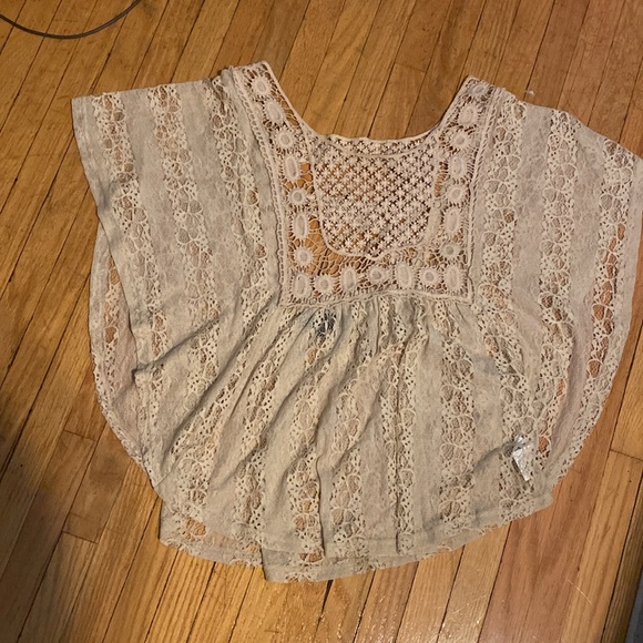 Lace top crème, beige, short sleeves, see-through, gorgeous size small - Picture 8 of 9